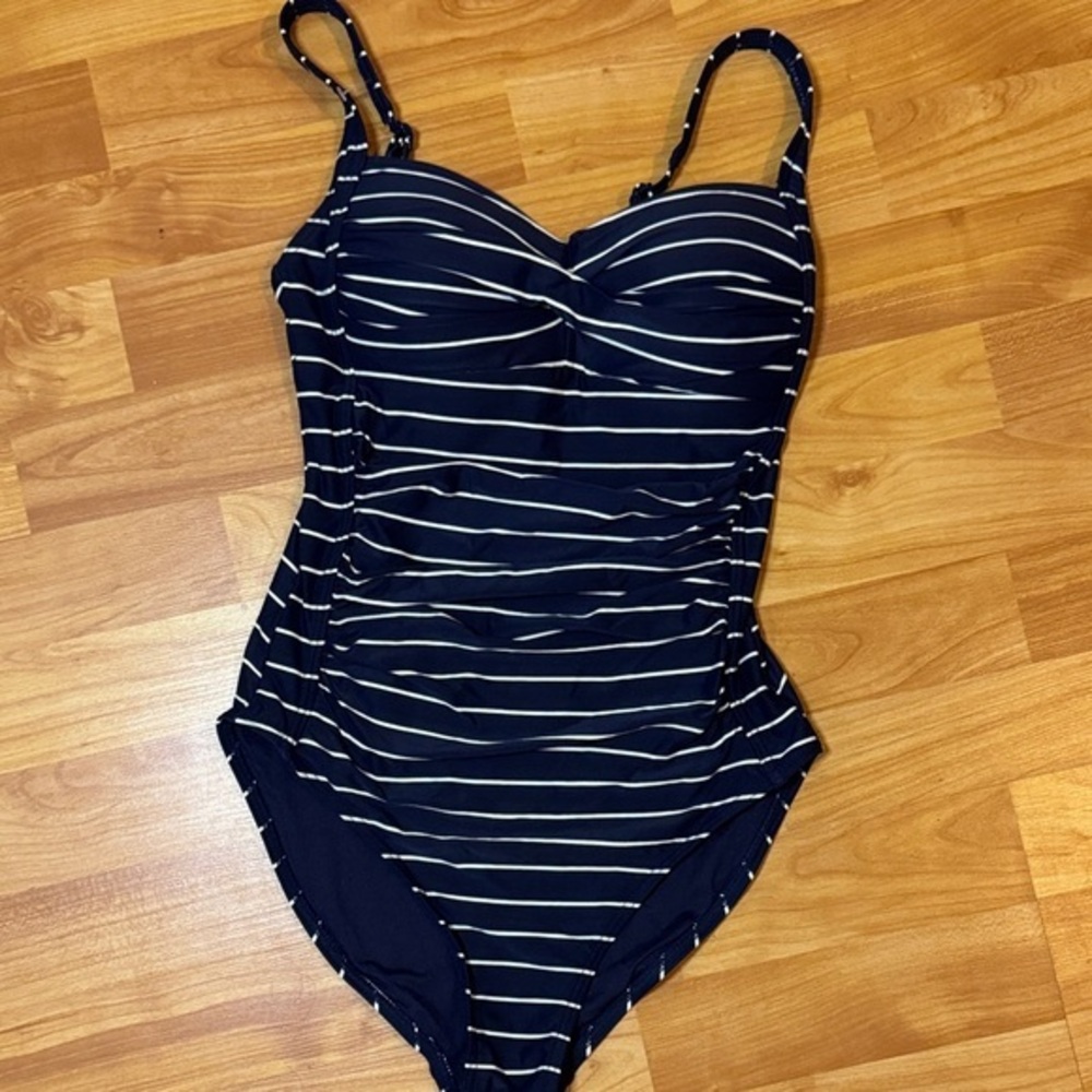 Bond-eye Australia women’s navy/white striped one pc body bathing suit 4 / small
